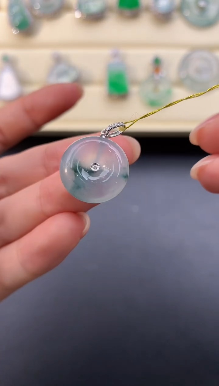 【闪购商品】翡翠颈饰18K金镶嵌D701        