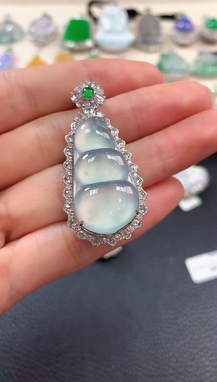 【闪购商品】翡翠吊坠(不含链)18K金镶嵌n110     