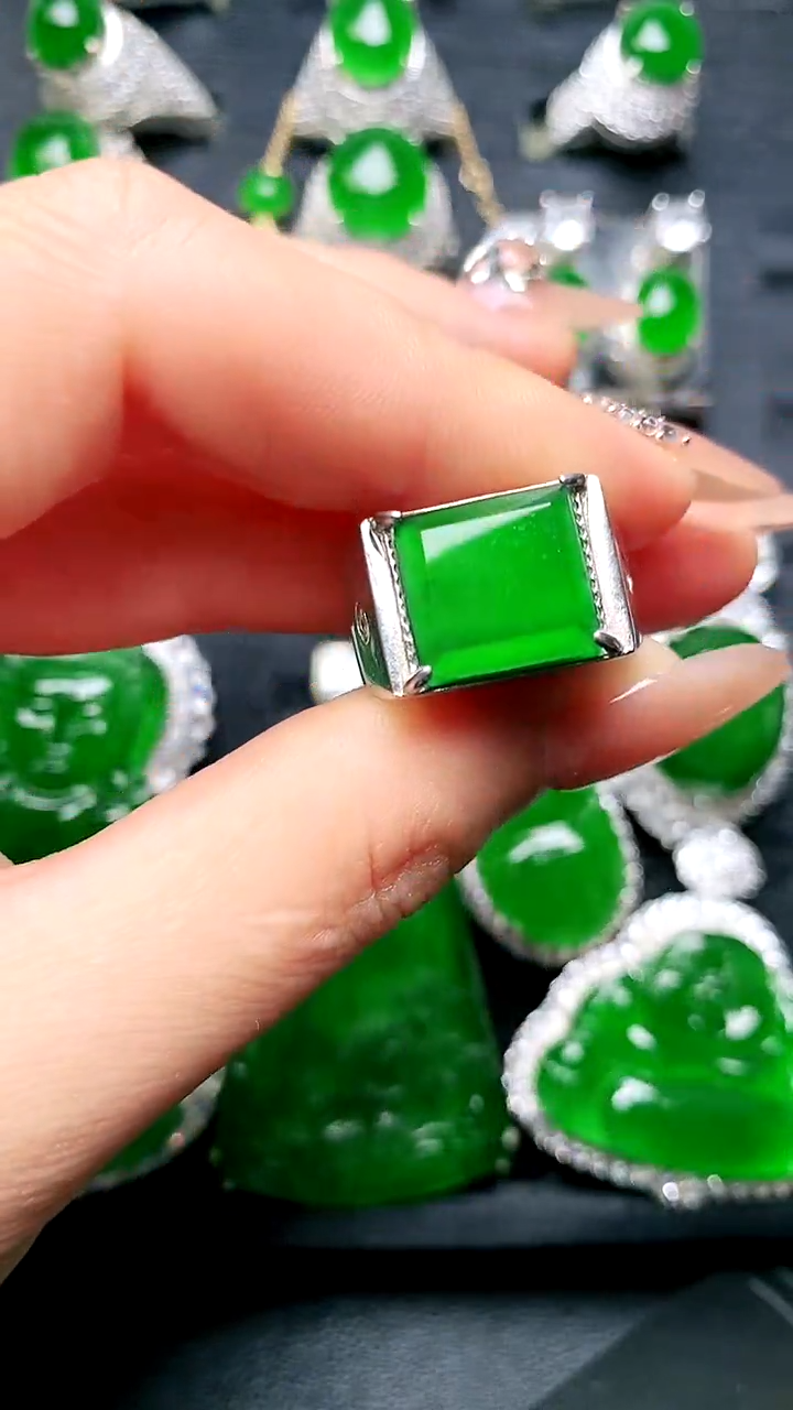 【闪购商品】翡翠戒指银S925镶嵌马鞍男戒
