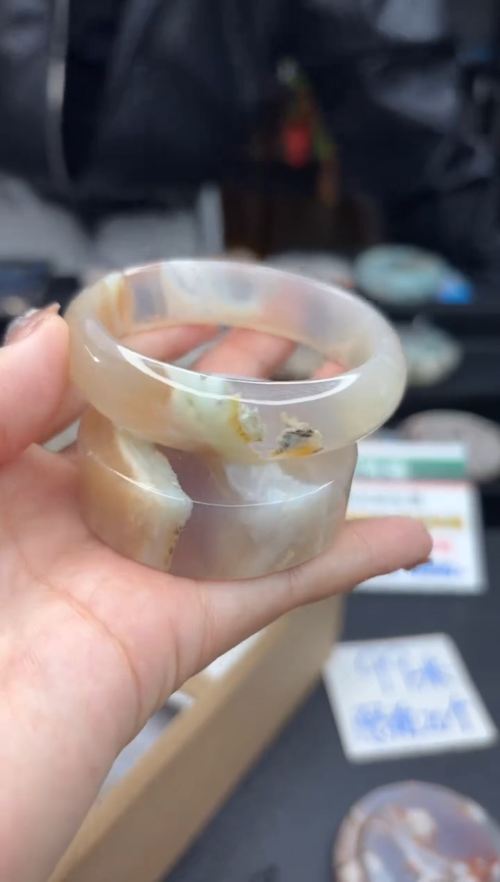 【闪购商品】石英质玉手镯未镶嵌2051（55圈赠送镯心）