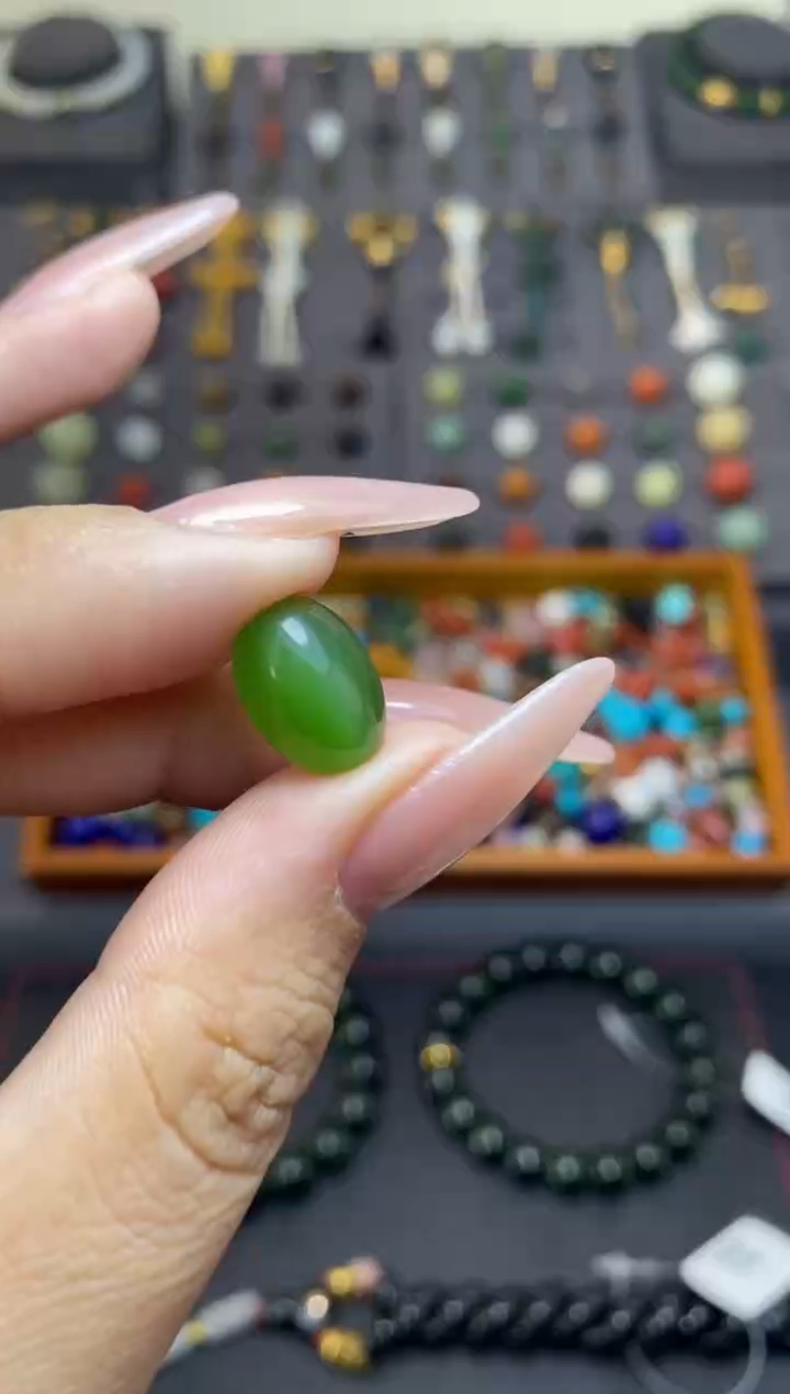 未镶嵌和田玉挂件碧玉蛋面