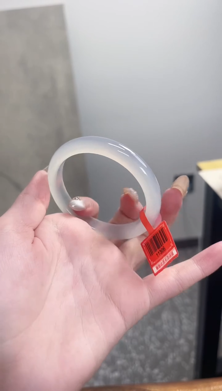 【闪购商品】玛瑙/玉髓手镯未镶嵌54-55圈 需要包容