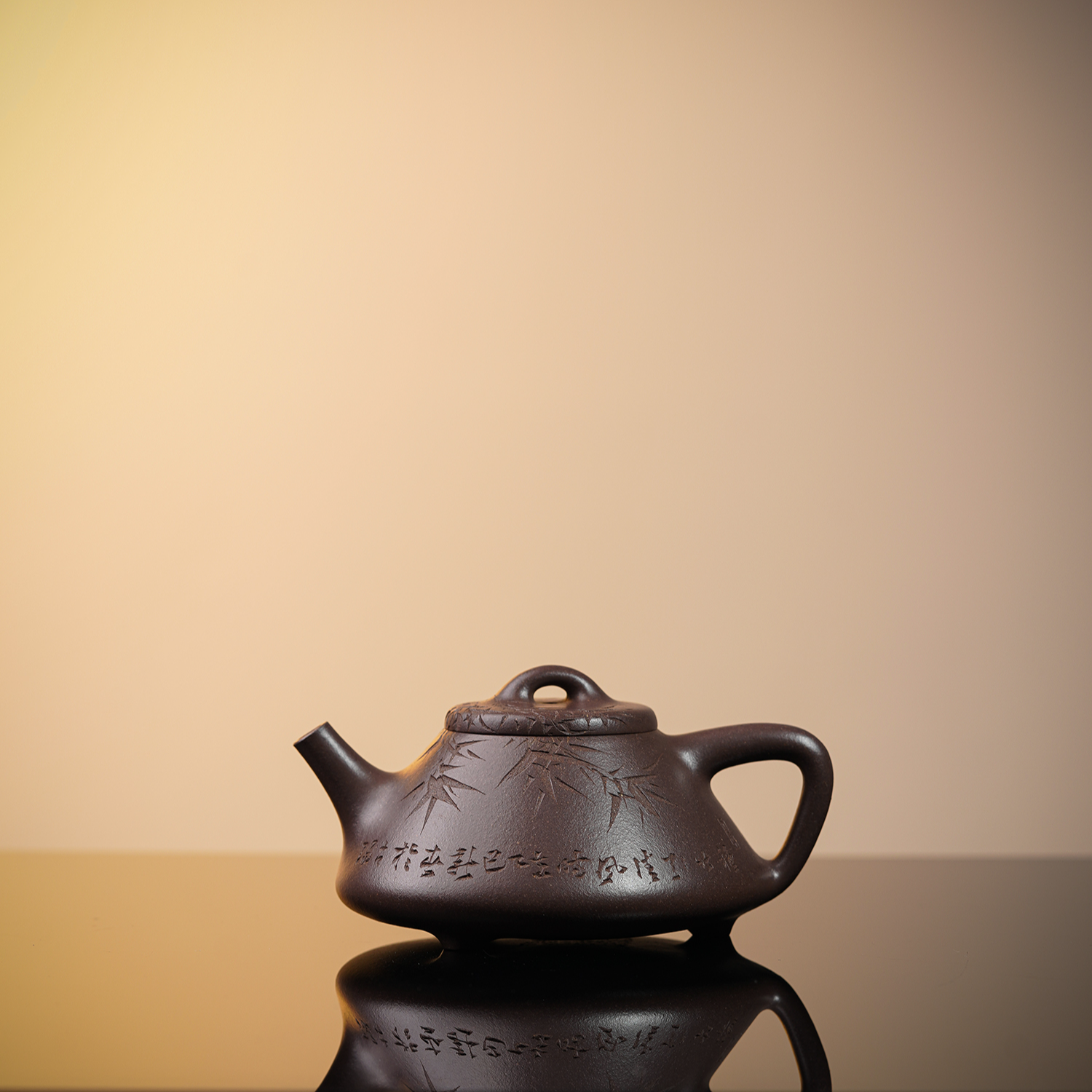 李小龙制 子冶石瓢壶 青灰紫泥 黄松刻竹 约220cc 