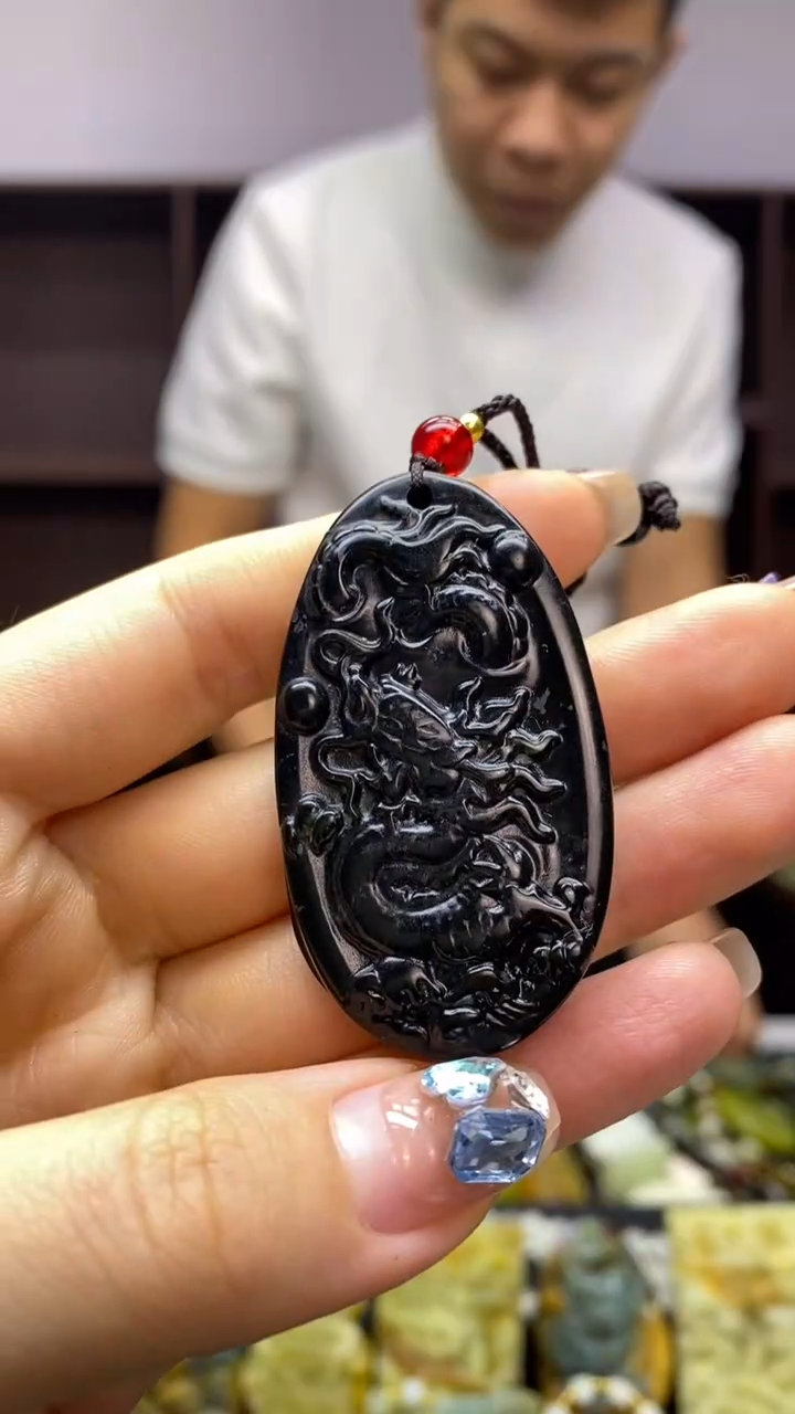 未镶嵌岫玉挂件  