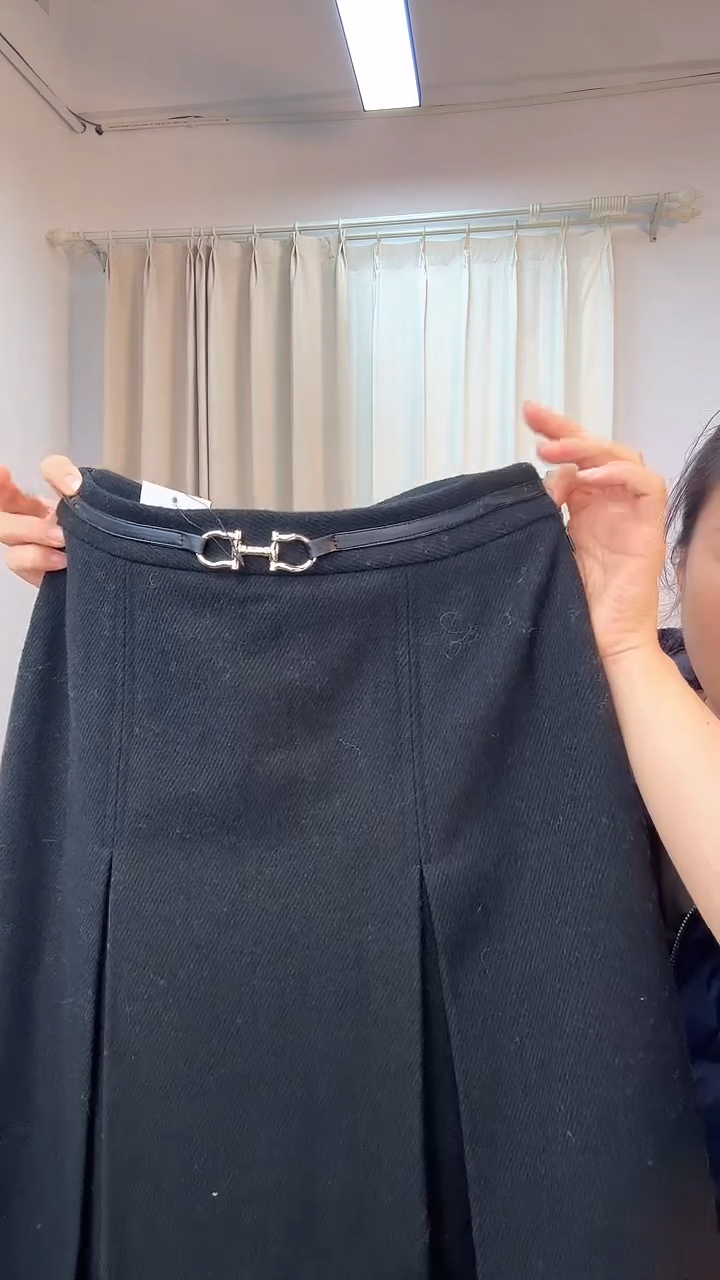 女士时尚搭配衣服