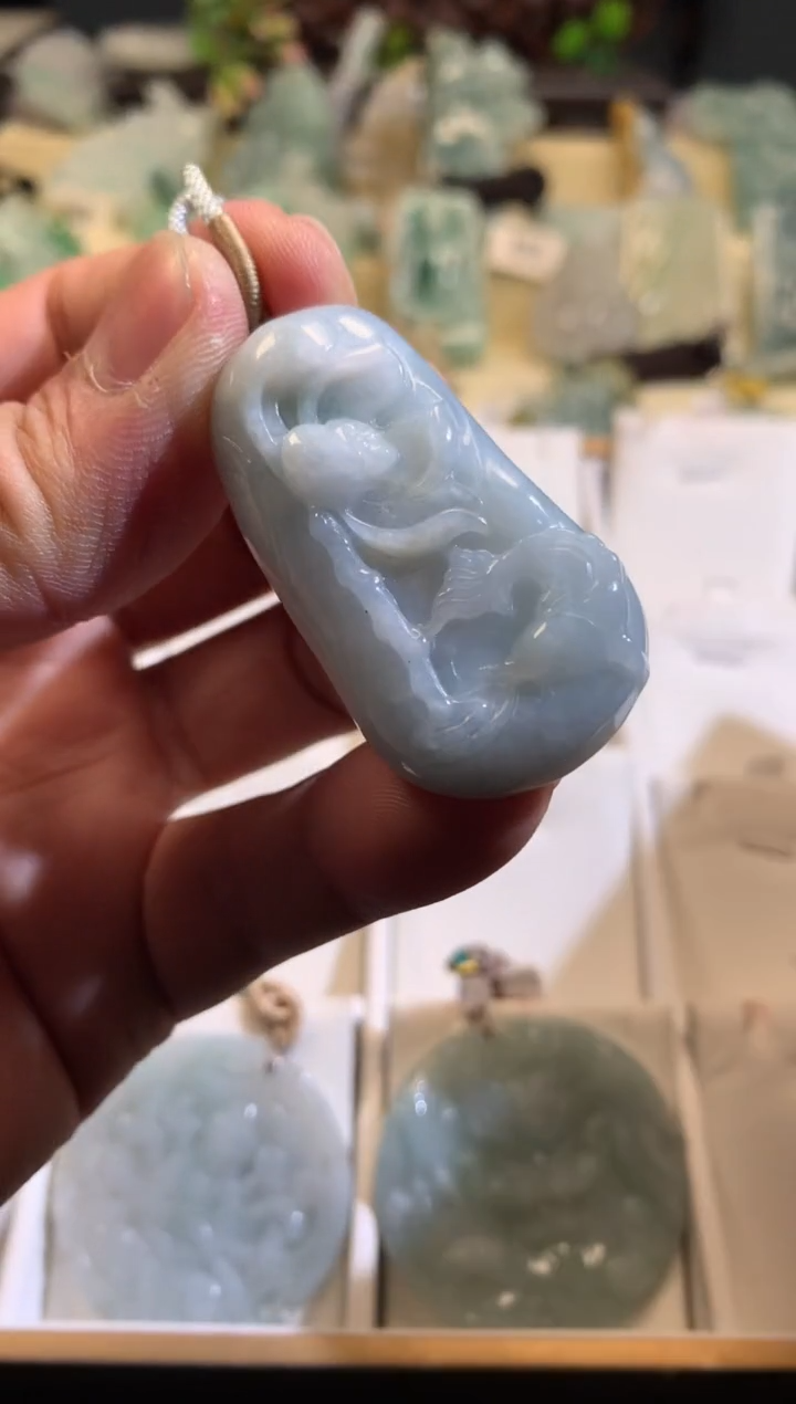 【闪购商品】翡翠颈饰未镶嵌03/07/108