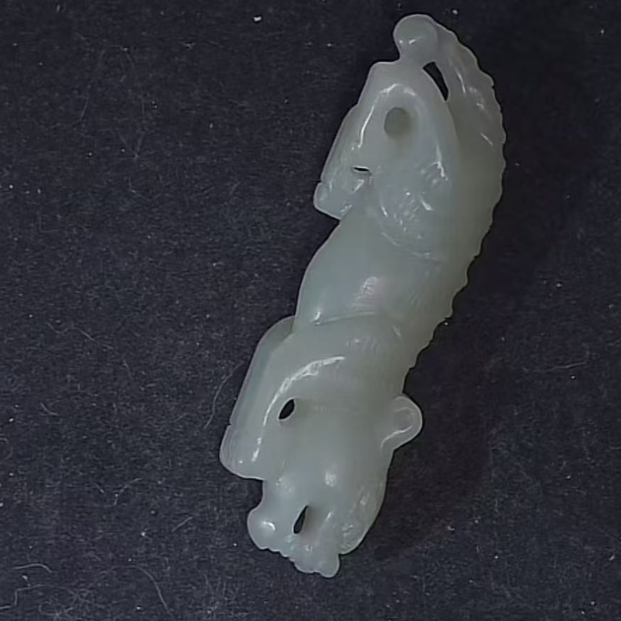 清代和田玉瑞兽1