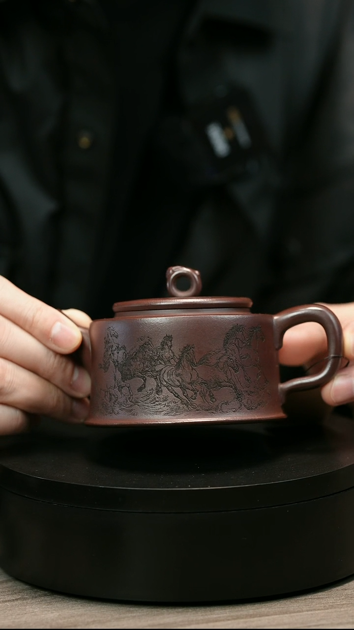 茶壶紫砂菲**草H2474王芳刻绘马到成功