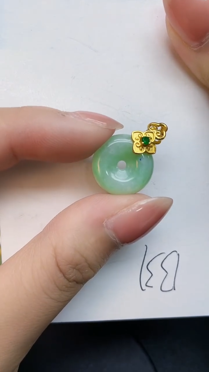 翡翠未镶嵌颈饰0000000000