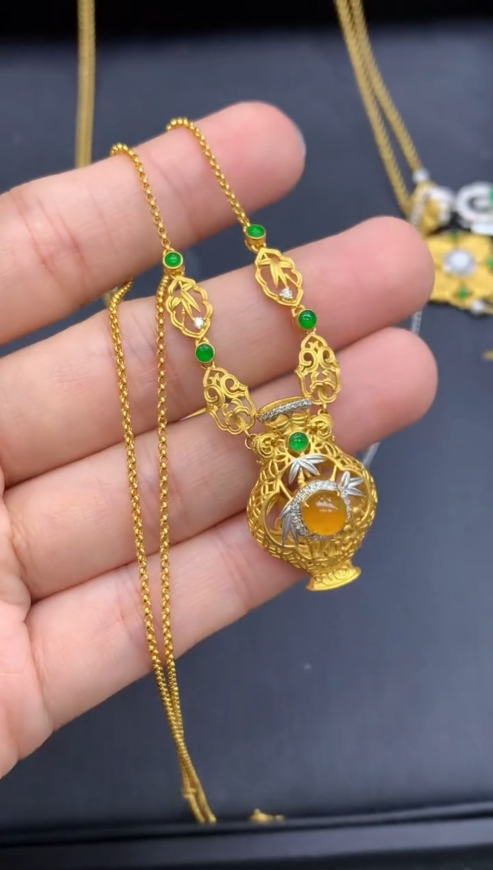 颈饰18K金镶嵌翡翠554-中国好珍宝