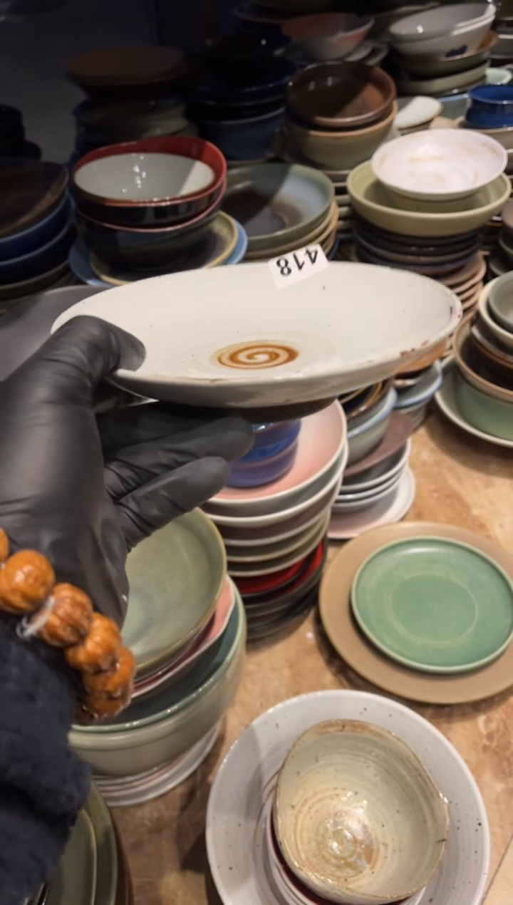 【闪购商品】瓷片418  微瑕白麻点新款盘1个