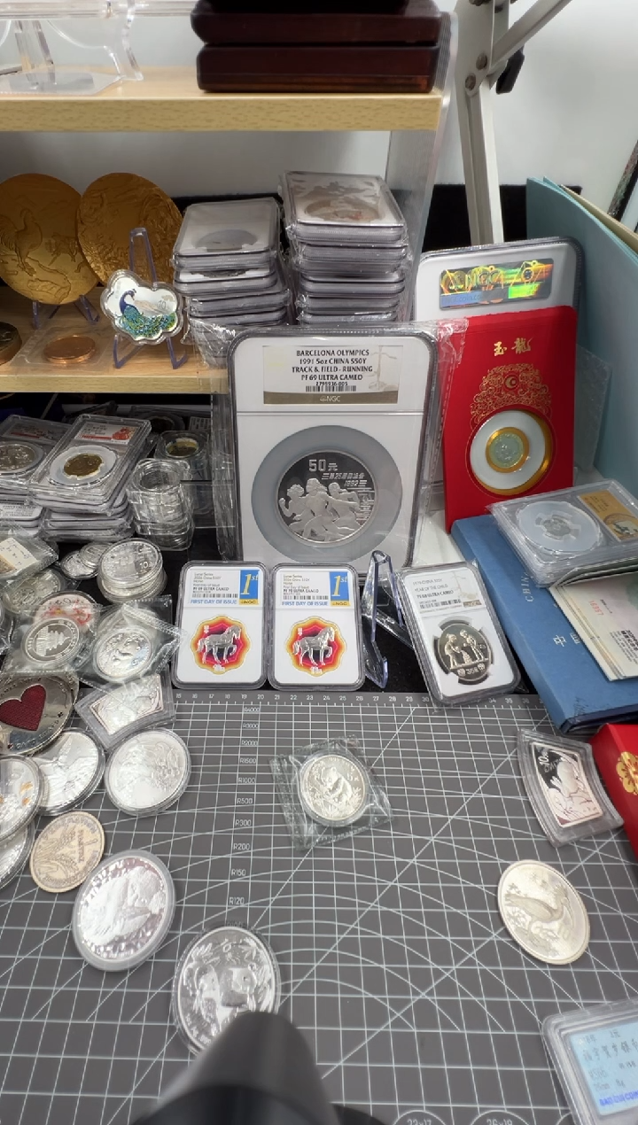 纯银啊*199年大字版熊猫（原封原膜）