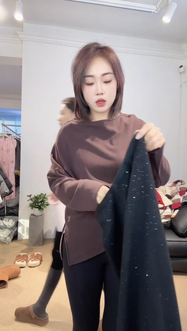 咖色徳绒套头T0067不退不换