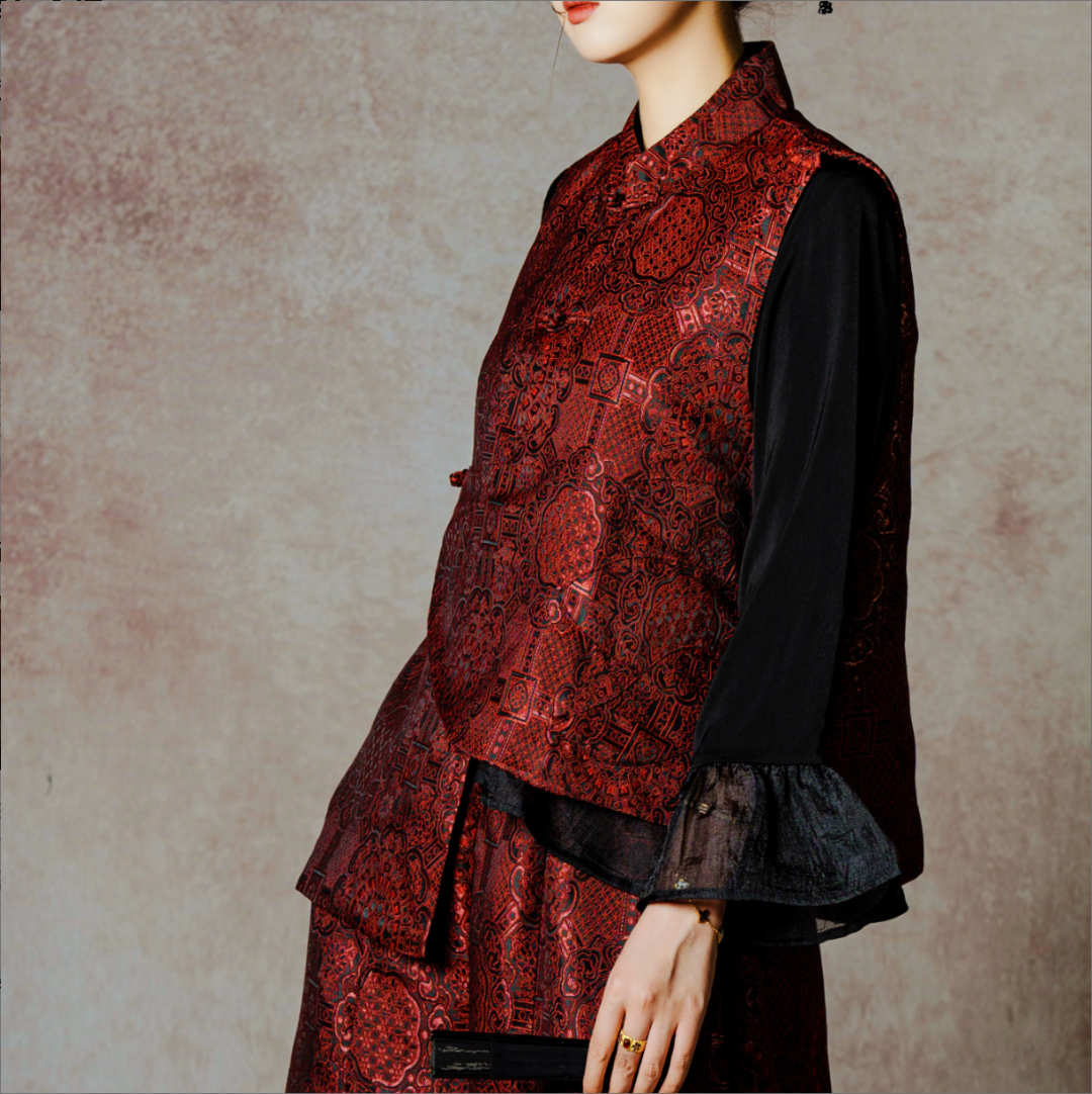 【雾山烟雨】S1992朱红色福禄寿刺绣不规则下摆半高领新中式马甲