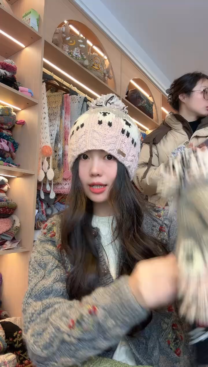 羊毛粉色小羊帽 