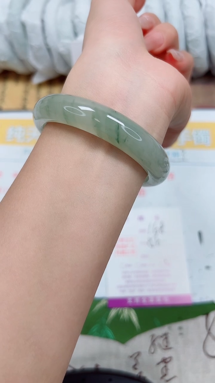 【闪购商品】石英质玉手镯未镶嵌K168-