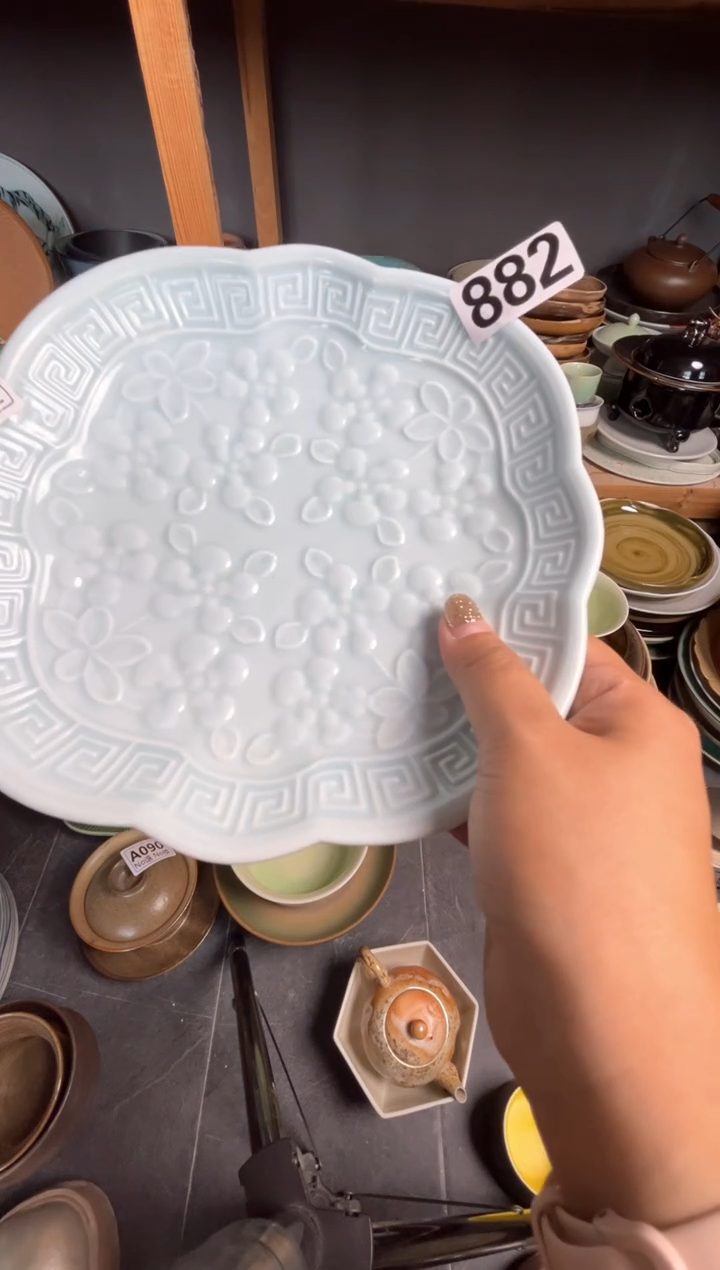 瓷片甜*头882蓝色高脚雕刻盘