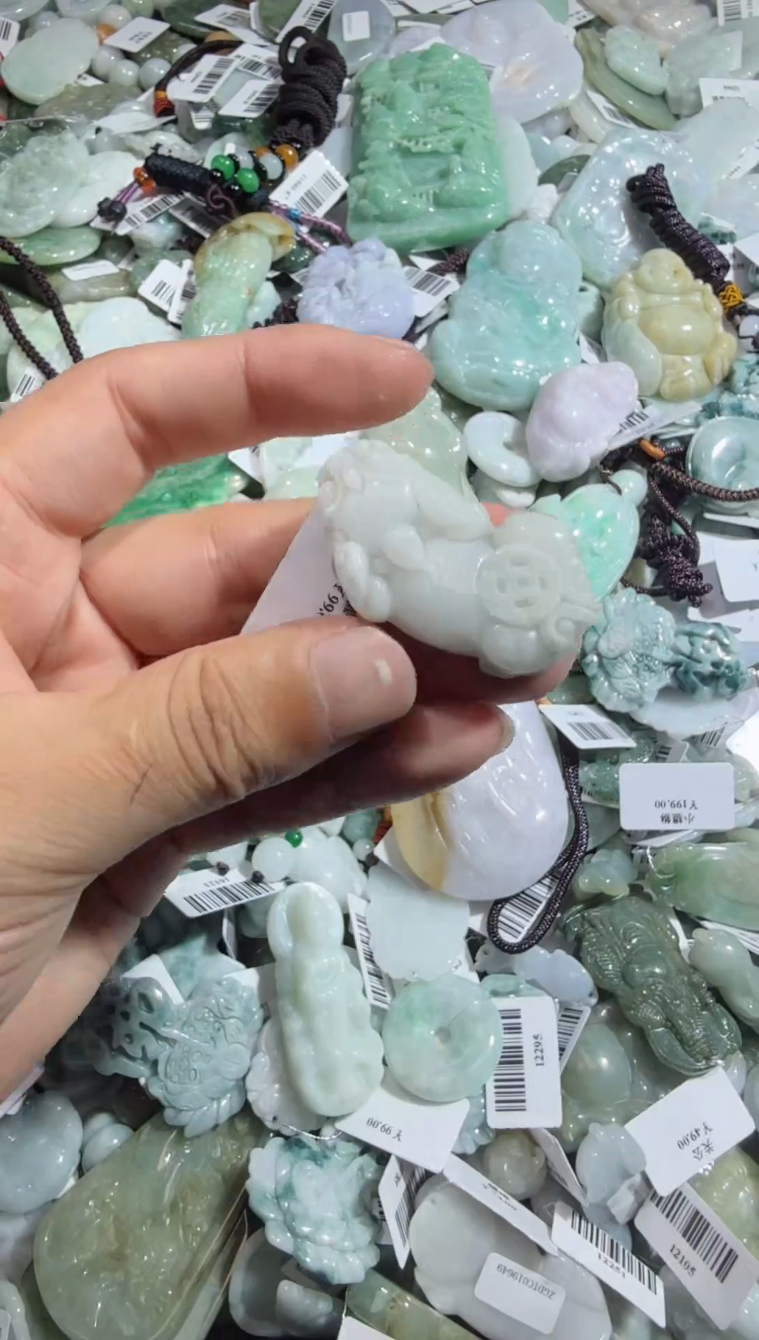 【闪购商品】翡翠颈饰未镶嵌00014956