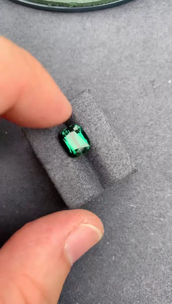 【闪购商品】碧玺裸石未镶嵌3ct 绿碧玺