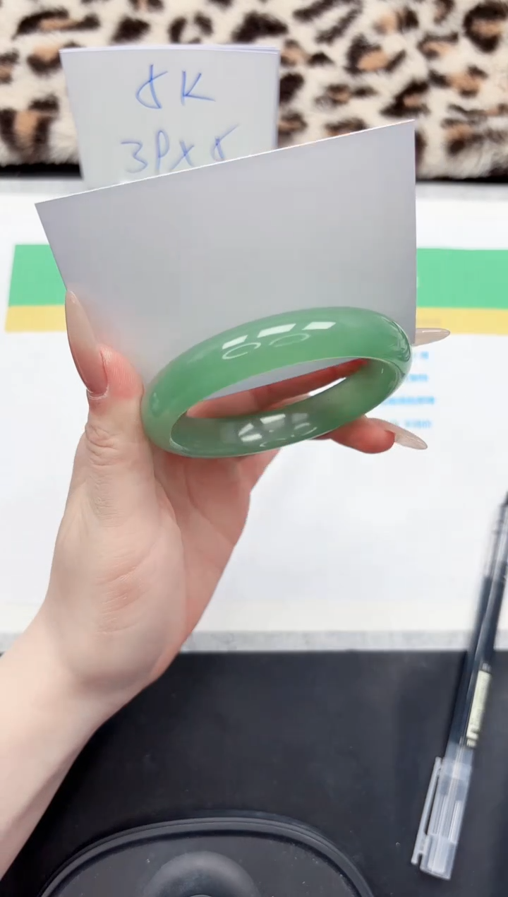 【闪购商品】石英质玉手镯未镶嵌90-58