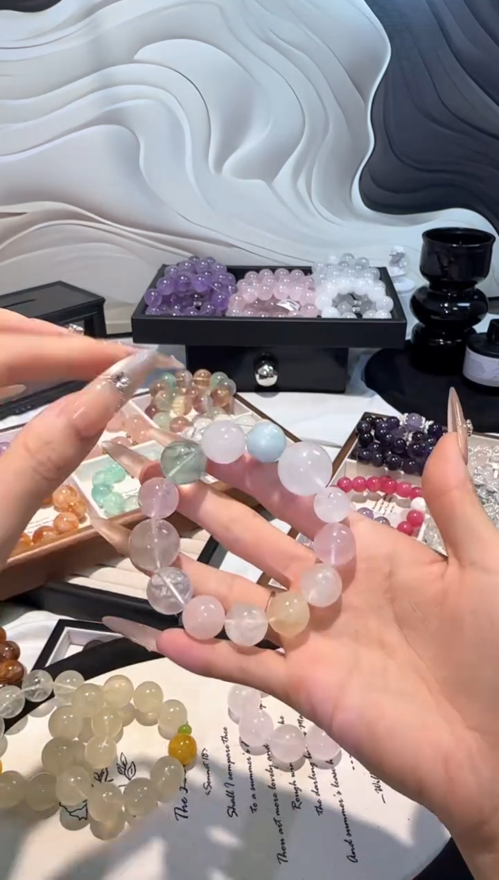 水晶手串未镶嵌多宝