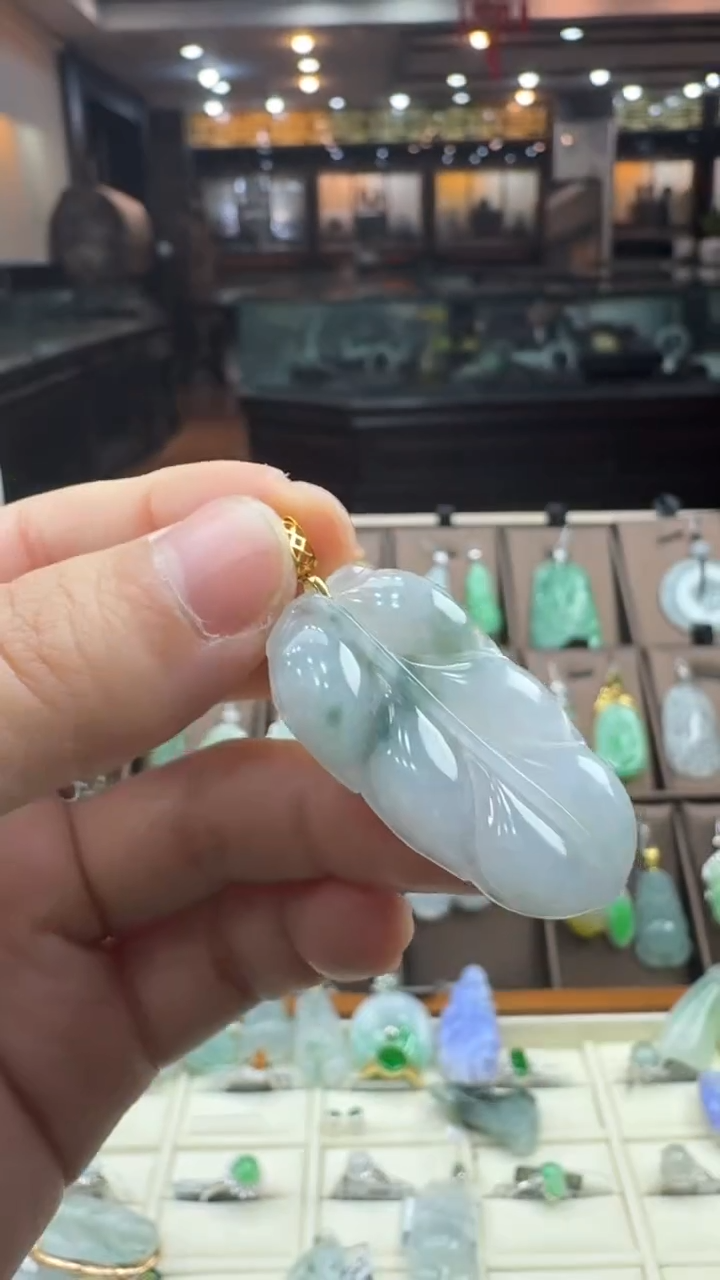 【闪购商品】翡翠颈饰18K金镶嵌叶子