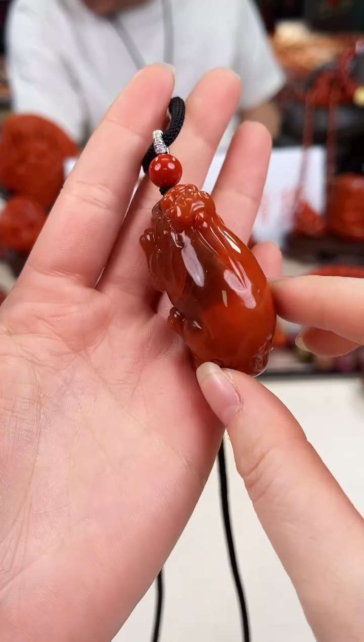 未镶嵌貔貅吊坠南红玛瑙（多样式发其一）
