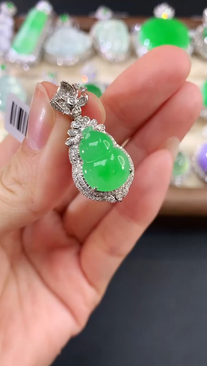 吊坠(不含链)18K金镶嵌翡翠127|8800