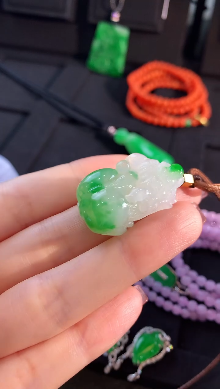 【闪购商品】翡翠颈饰未镶嵌吊坠