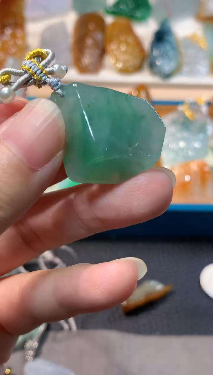 吊坠(不含链)未镶嵌翡翠吊坠