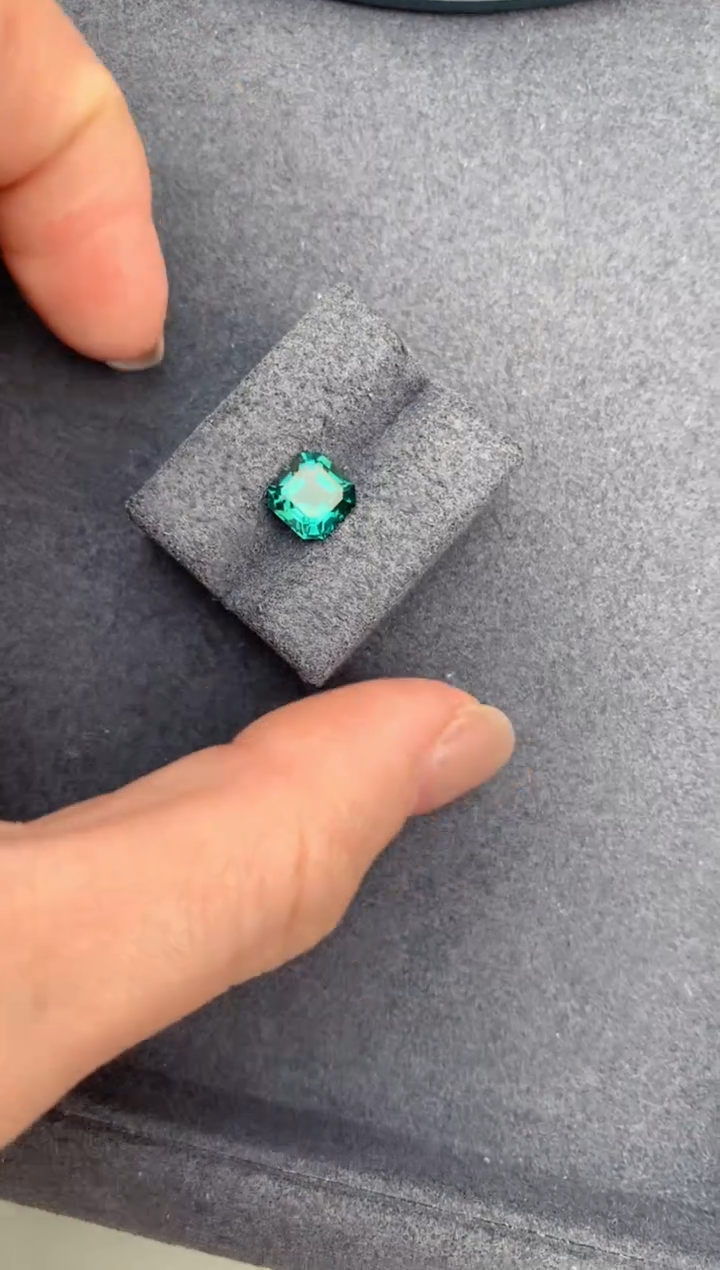裸石未镶嵌碧玺1.6ct拉贡