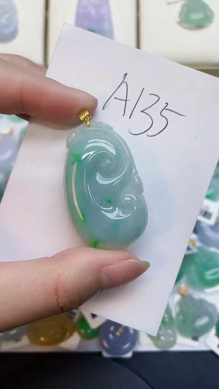 翡翠18K金镶嵌颈饰0000000000