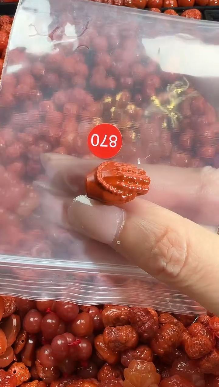 颈饰未镶嵌南红玛瑙1