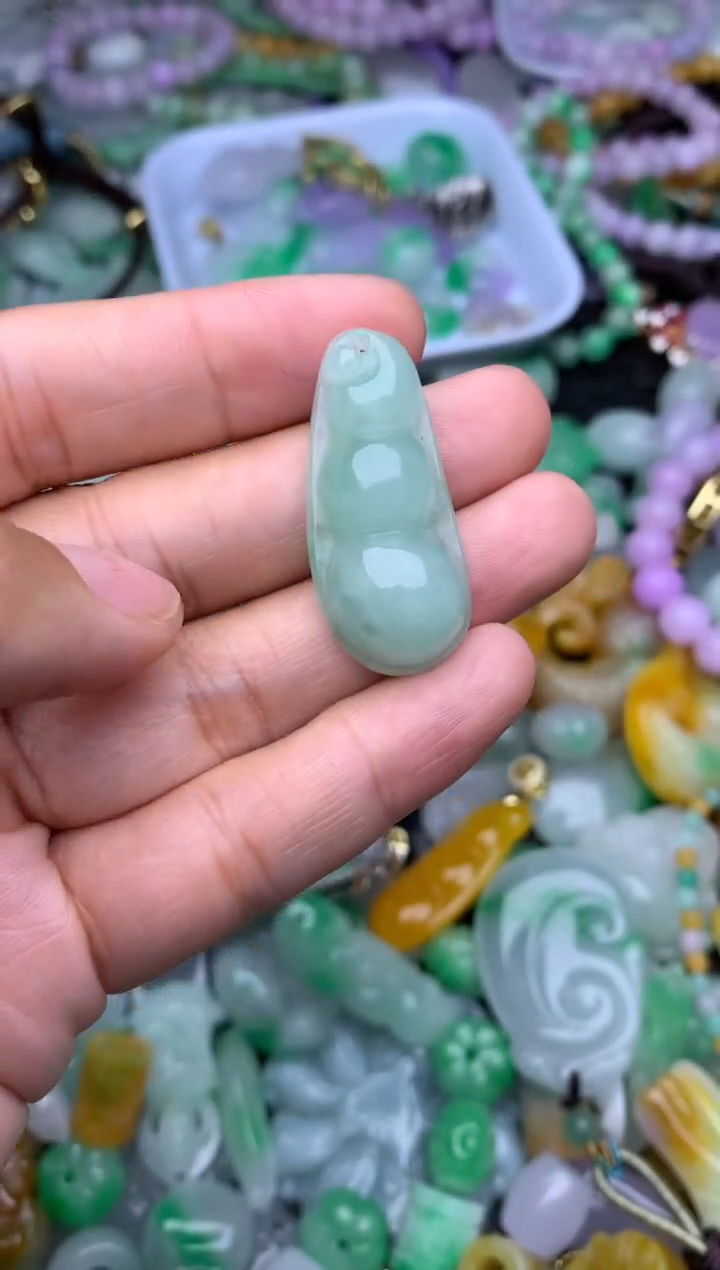 颈饰未镶嵌翡翠天然缅甸翡翠吊坠