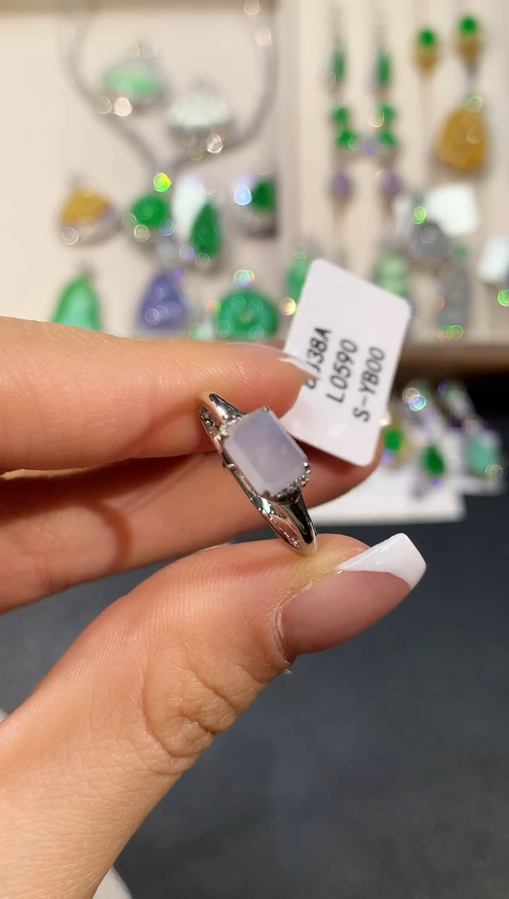 【闪购商品】翡翠戒指18K金镶嵌L0590