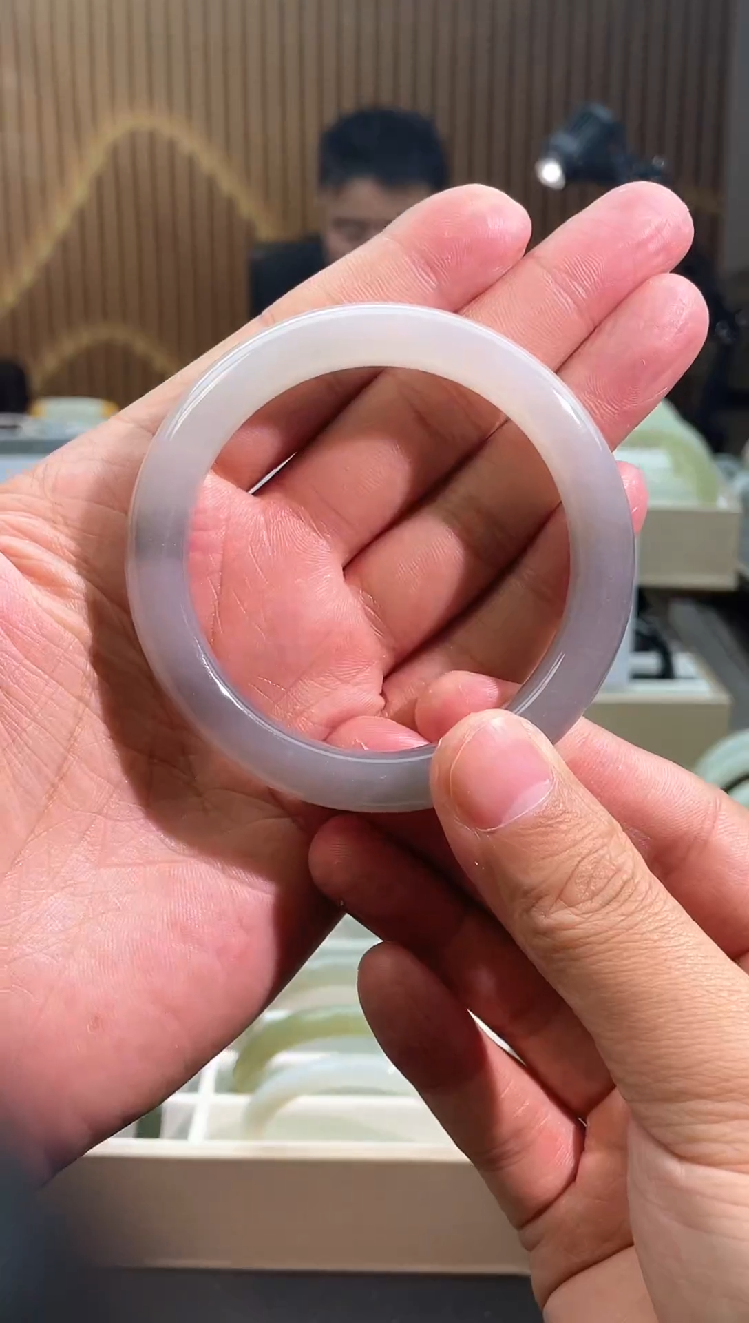 【闪购商品】和田玉手镯未镶嵌57圈口手镯