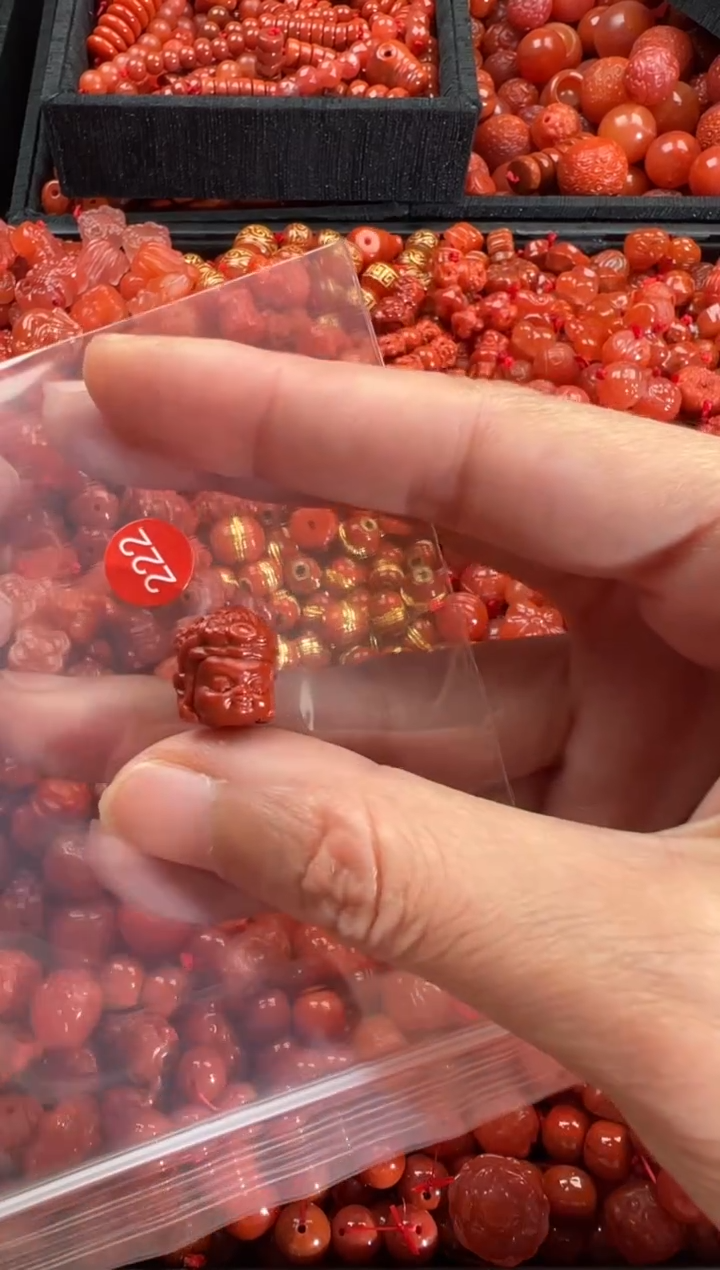 【闪购商品】南红玛瑙颈饰未镶嵌1