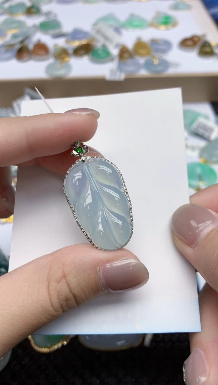 【闪购商品】翡翠颈饰18K金镶嵌天然翡翠A货