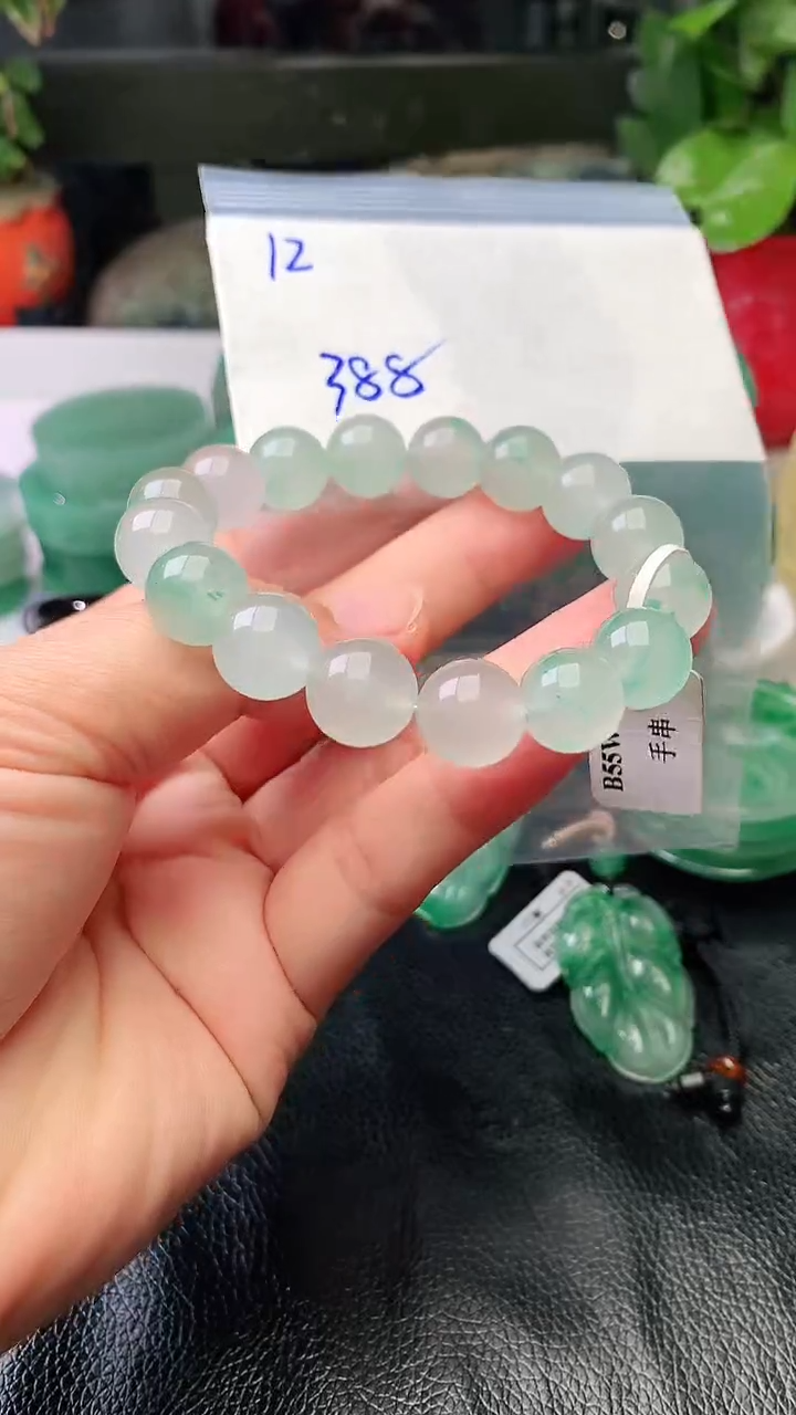 定制石英质玉（非洲翠）手串12mm