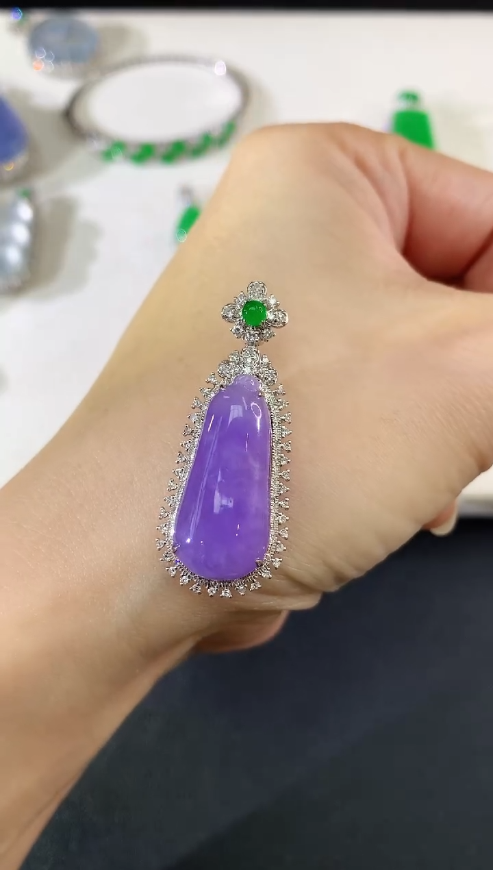 吊坠(不含链)18K金镶嵌翡翠晴***^105|23800