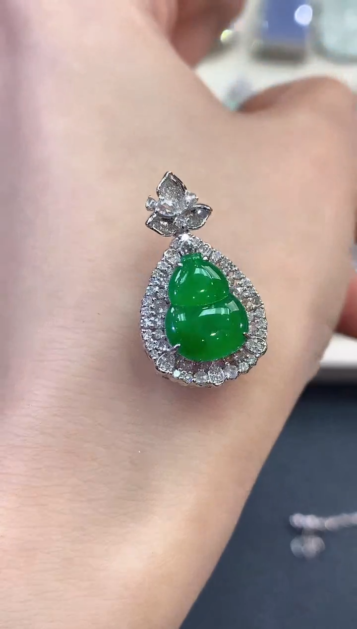 【闪购商品】翡翠吊坠(不含链)18K金镶嵌C84   