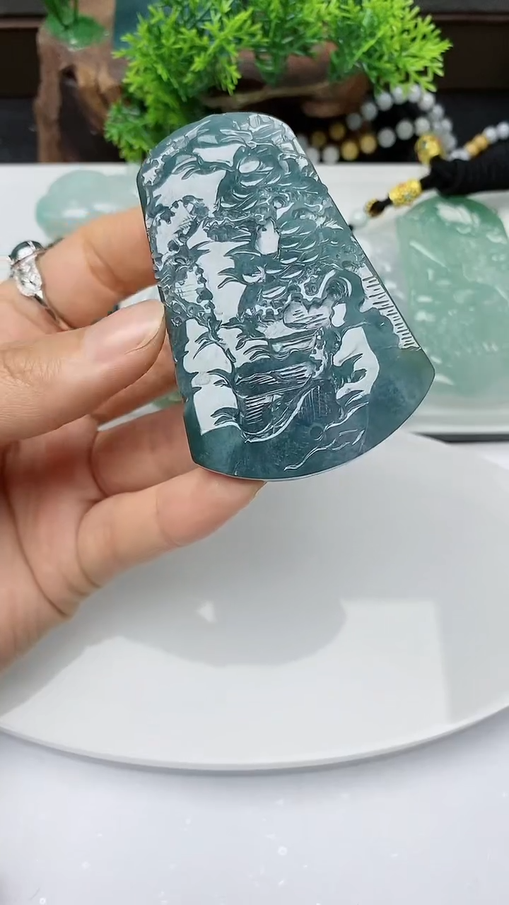 【闪购商品】翡翠颈饰未镶嵌        