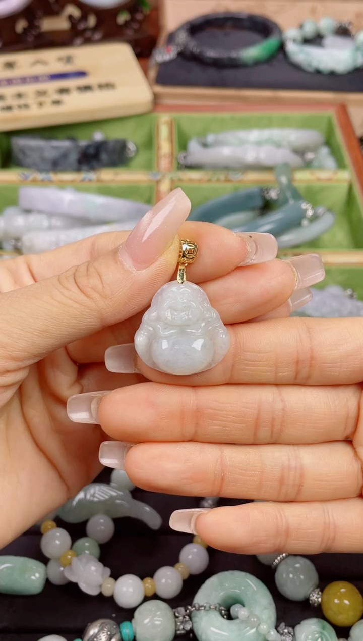 翡翠未镶嵌颈饰佛公