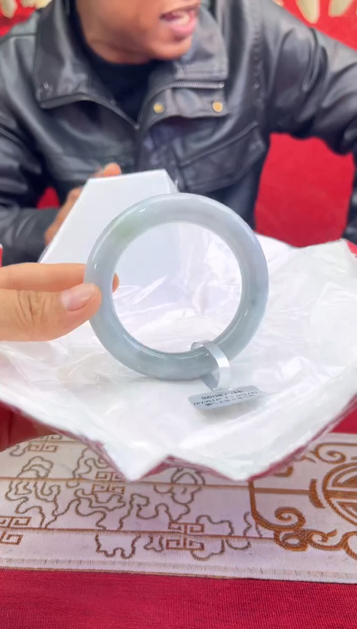 【闪购商品】翡翠手镯未镶嵌翡翠手镯