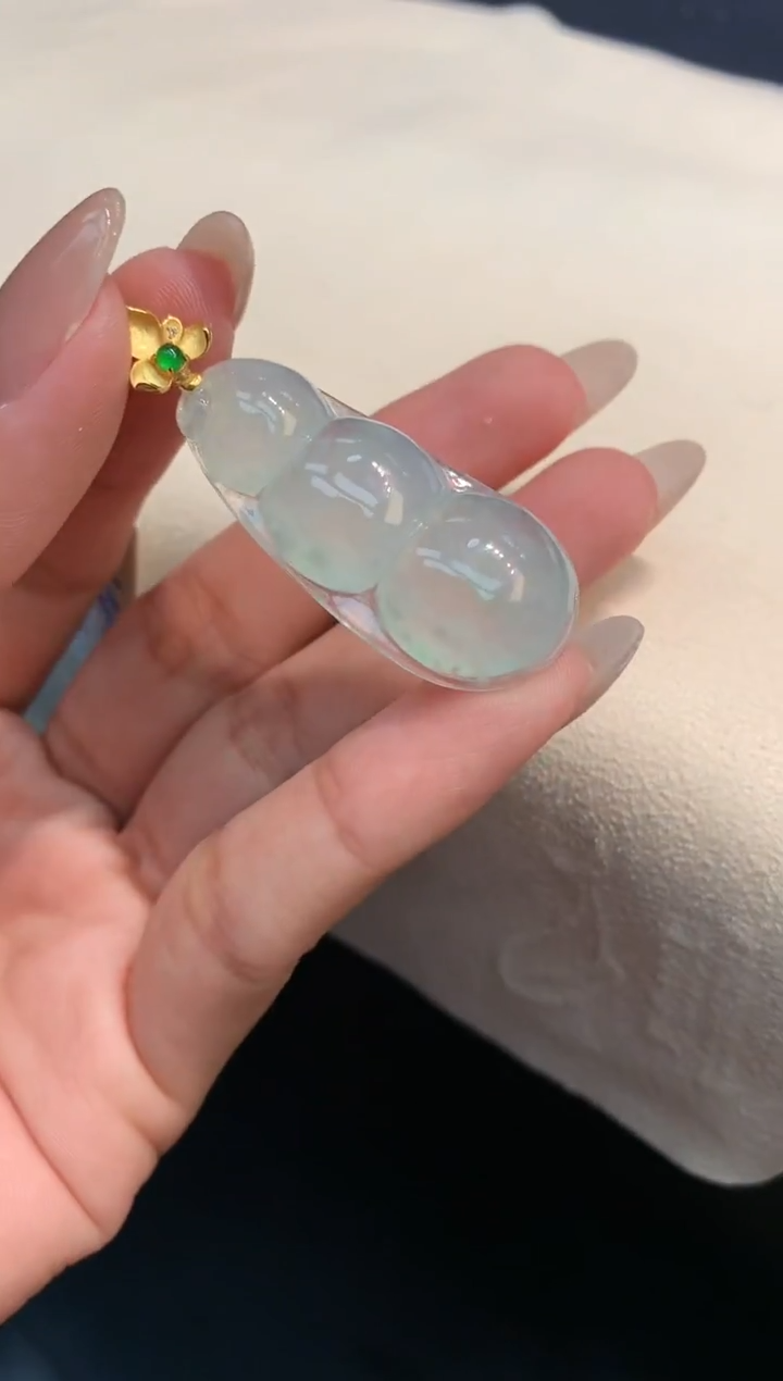 颈饰18K金镶嵌翡翠1