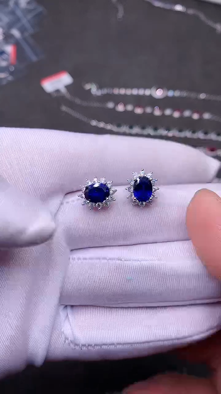 【闪购商品】蓝宝石耳饰银S925镶嵌......
