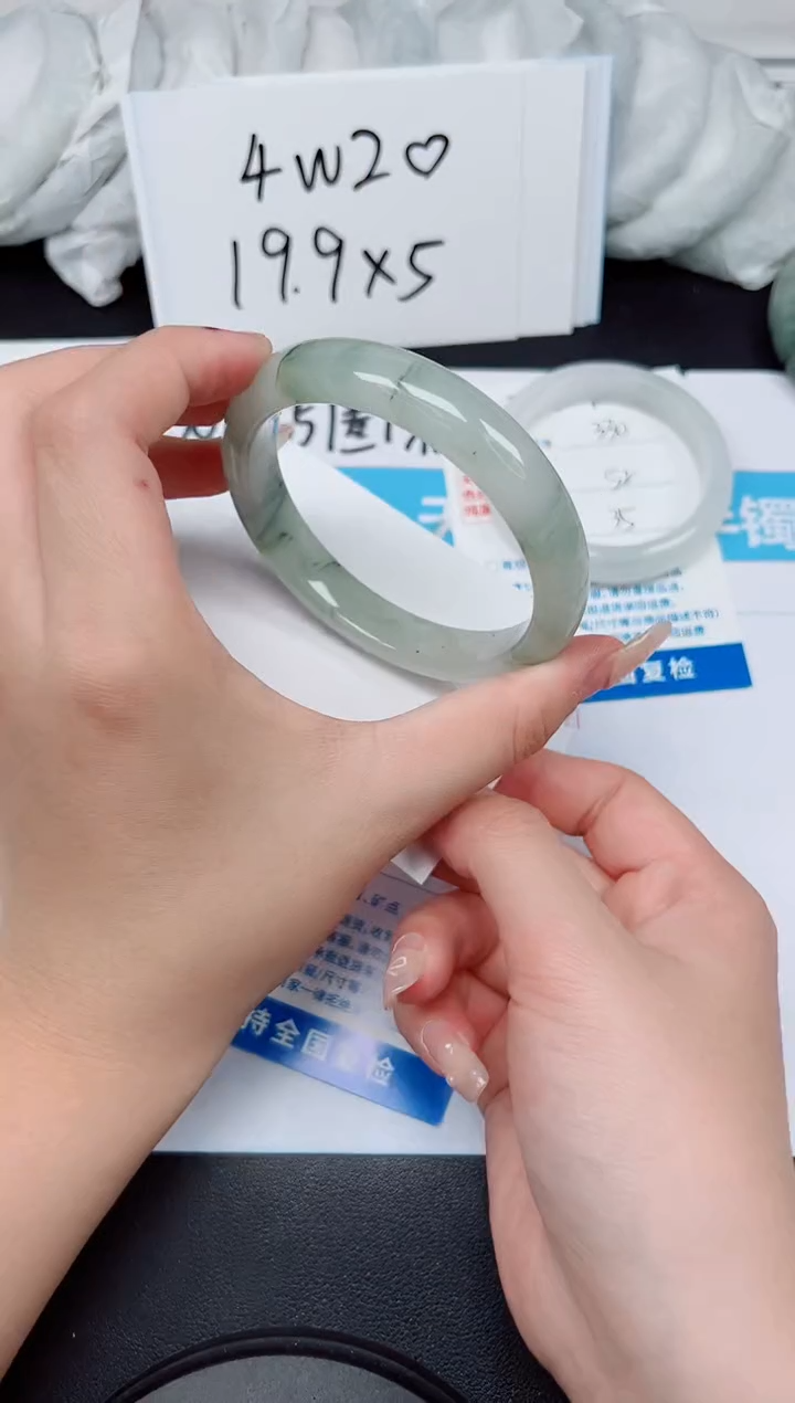 【闪购商品】石英质玉手镯未镶嵌G331-61.7