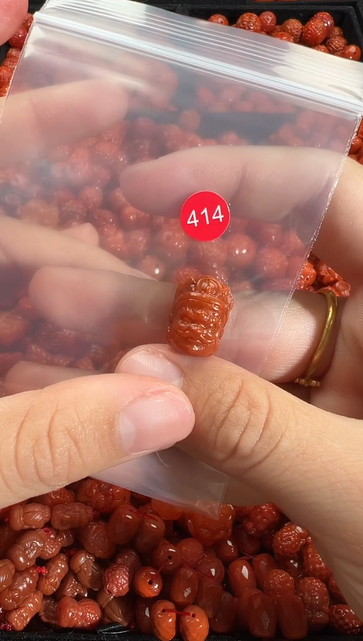 颈饰未镶嵌南红玛瑙1