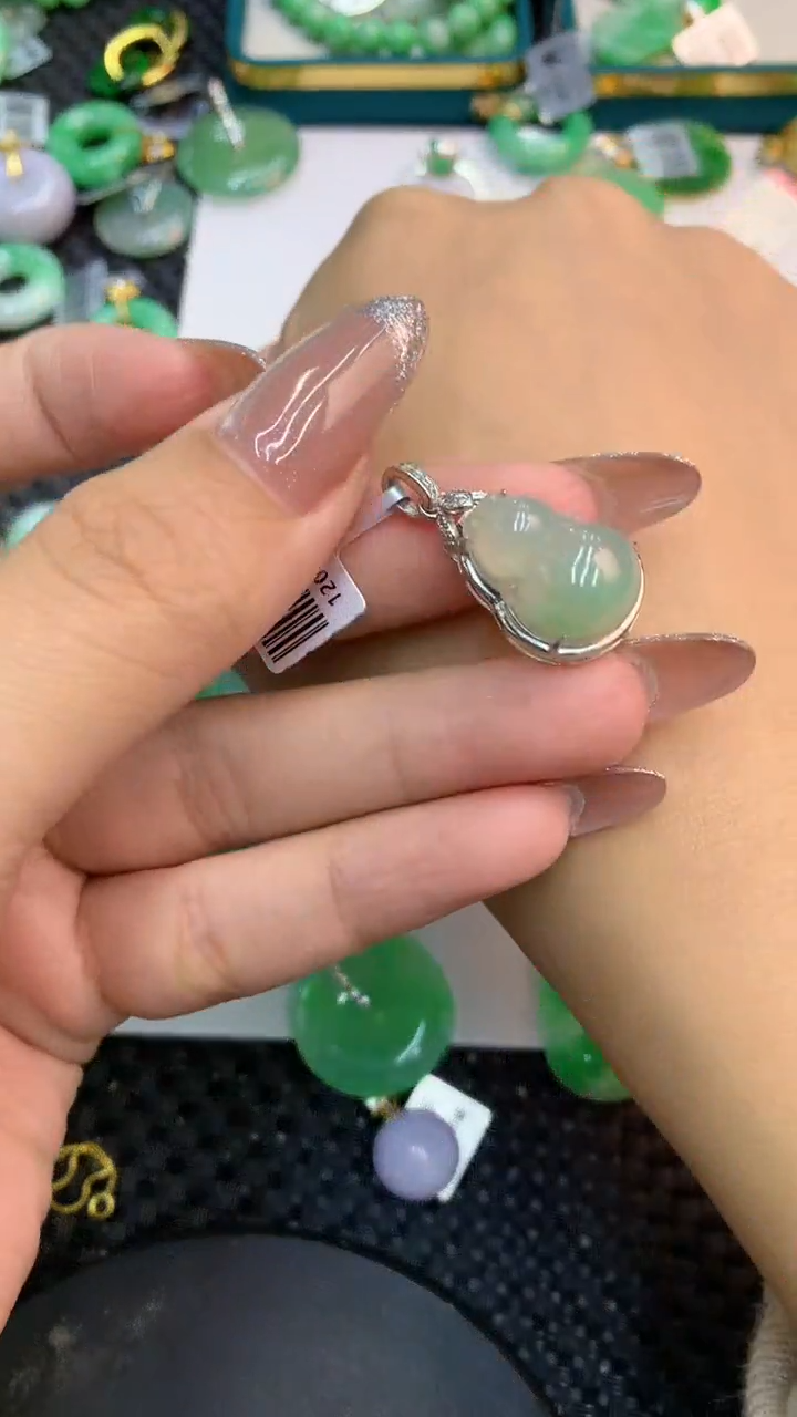 颈饰未镶嵌翡翠1