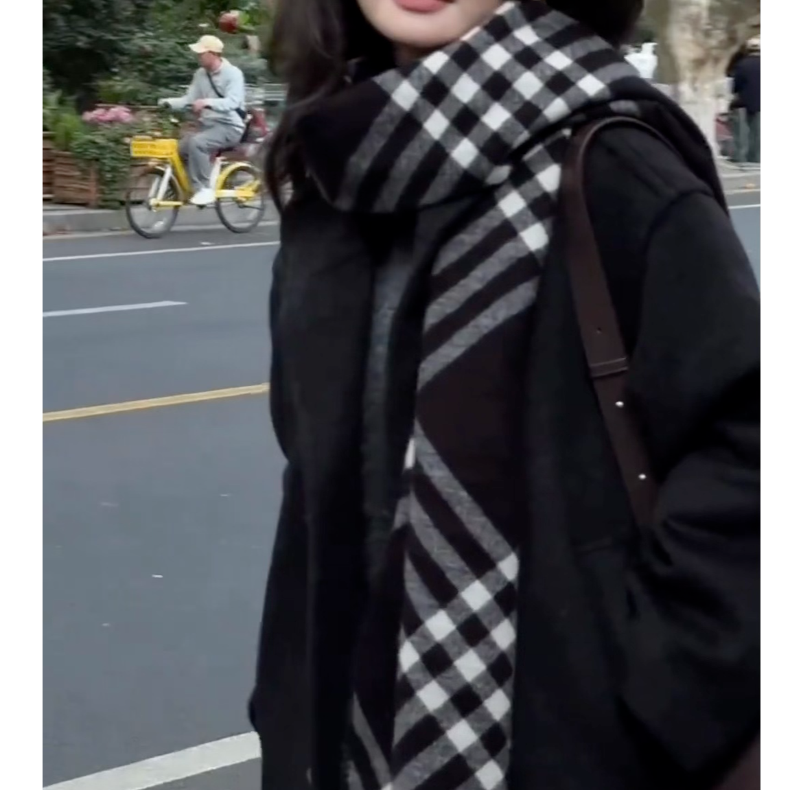 全智贤同款包芯纱秋冬贵气感围巾披肩黑色格纹黑白格子男女同款